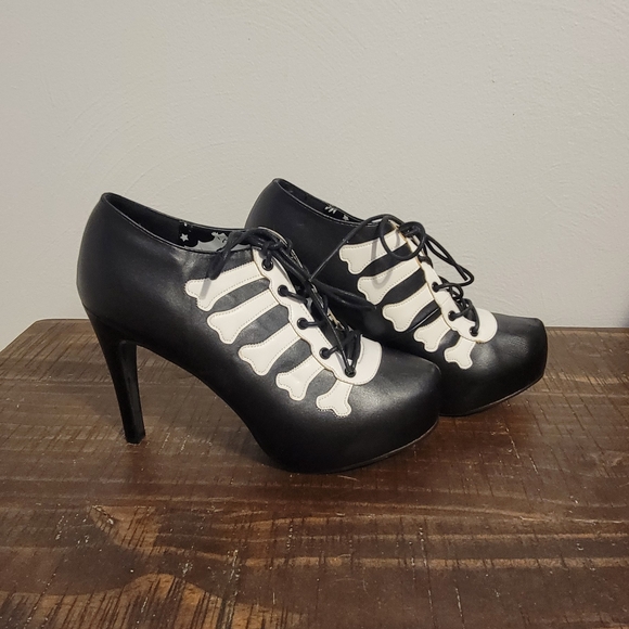 Iron Fist Wishbone Heels - Picture 1 of 4